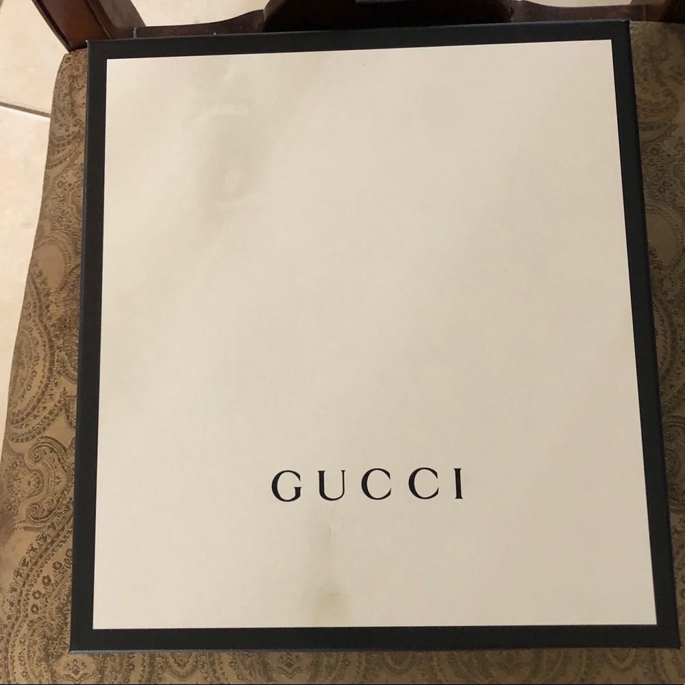 Gucci box